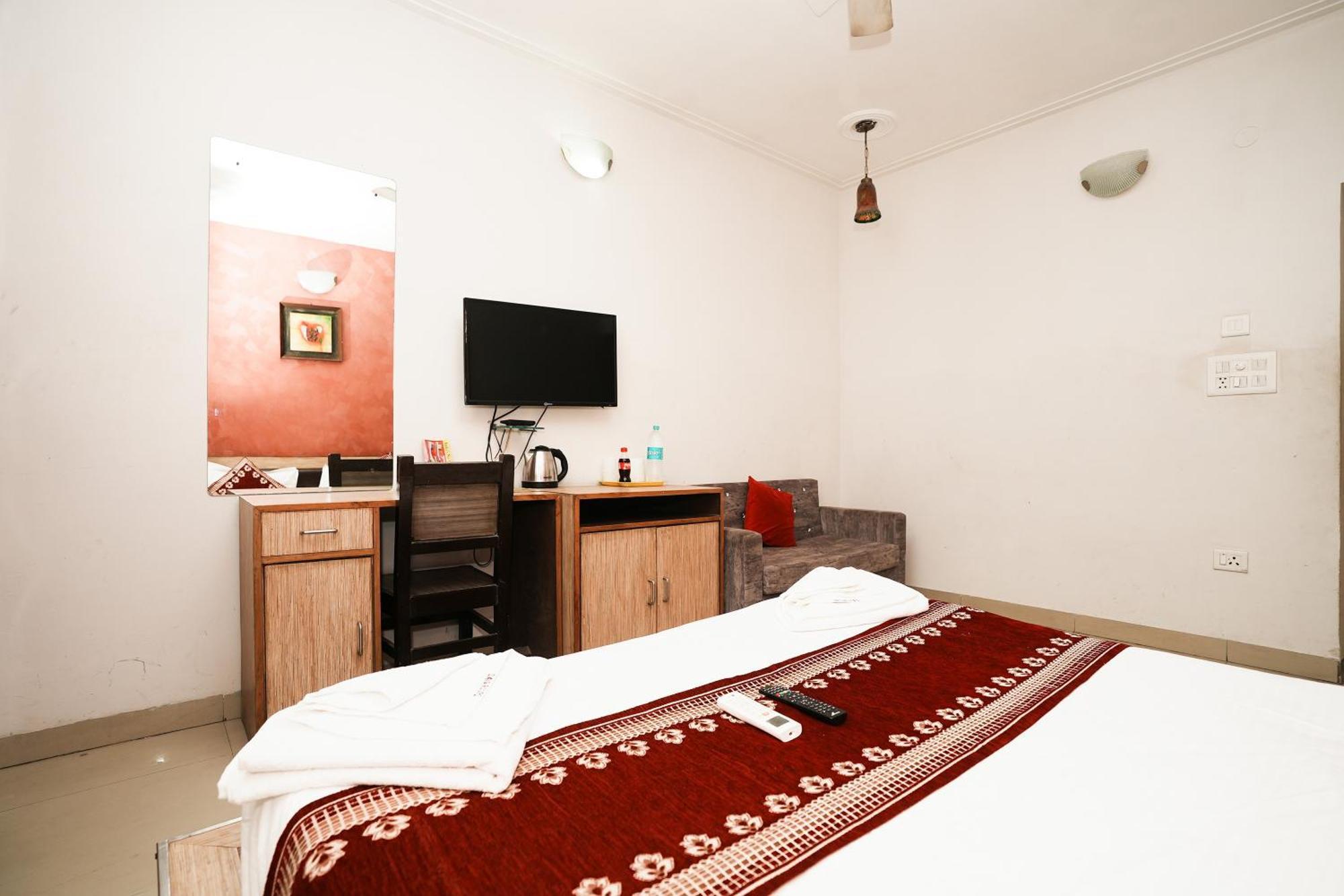 Hotel Om Paradise Near Igi Delhi Airport Neu-Delhi Exterior foto